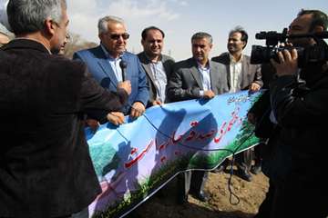 حضور مدیرکل دامپزشکی استان مرکزی در آئین روز درختکاری