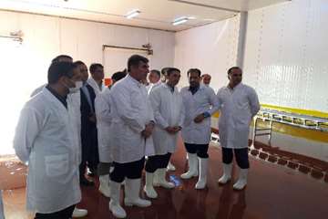 بازدید استاندار مرکزی از کشتارگاه طیور در شازند