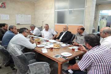 دیدار و نشست صمیمی مدیرکل دامپزشکی استان مرکزی با اعضای اتحادیه مرغداران مرغ تخم گذار 