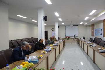 جلسه رییس سازمان نظام دامپزشکی کشور با فعالان بخش خصوصی در اداره کل