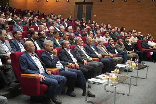  آیین گرامیداشت هفته دامپزشکی با حضور مقامات استانی و فعالین بخش خصوصی در محل سالن همایش های پروین اعتصامی اراک برگزار شد.